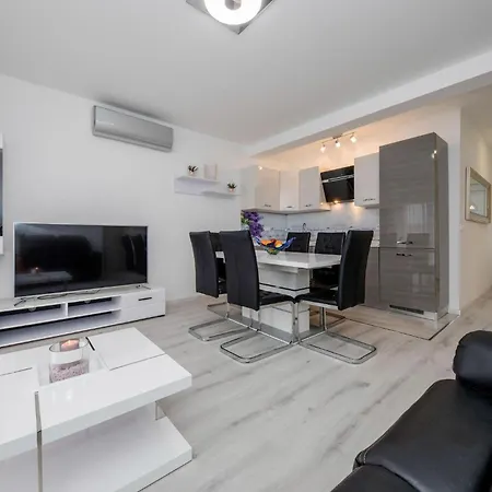 2 Bedroom Cozy In Rab Barbat