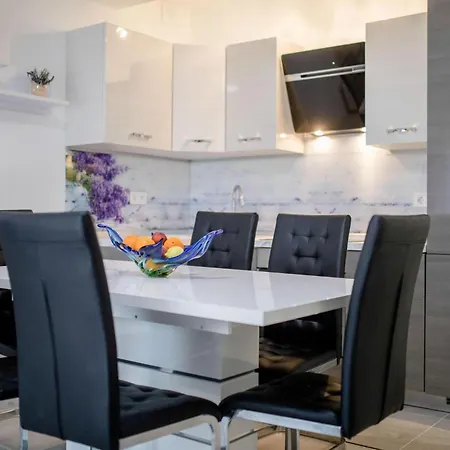 2 Bedroom Cozy In Rab Barbat Barbat na Rabu